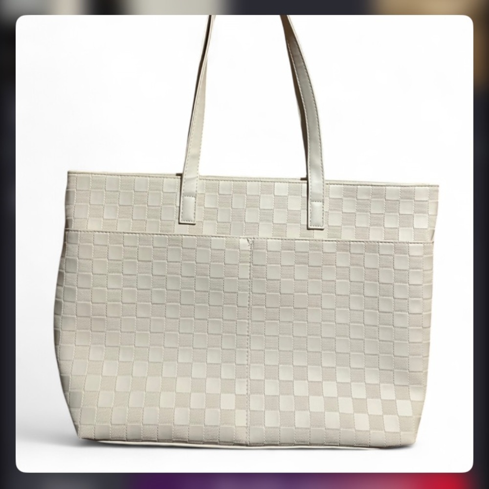 Tahari NWT Shoulder Tote Bag Zipper Faux Leather Brand New Will Accept Offers - Picture 4 of 5